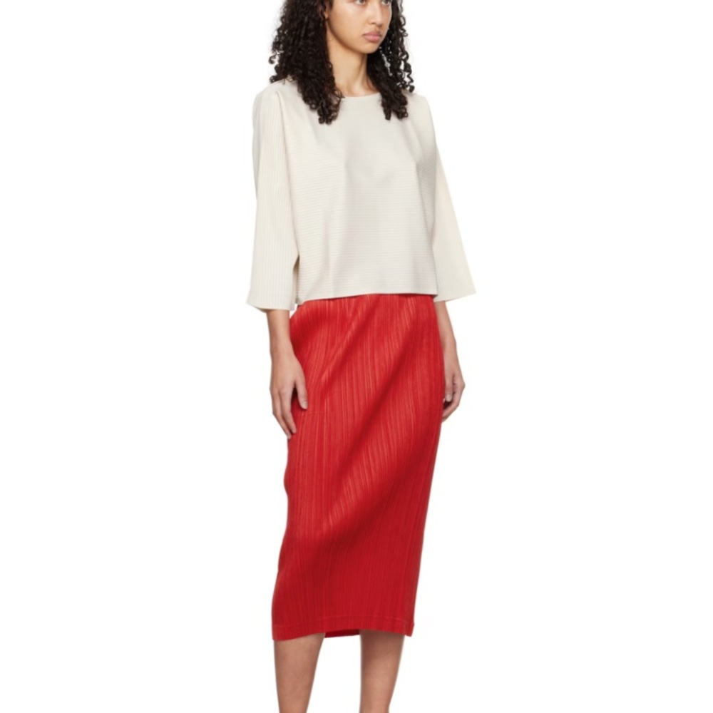 PLEATS PLEASE ISSEY MIYAKE
Red Thicker Bottoms 1 Midi Skirt - Picture 4 of 9